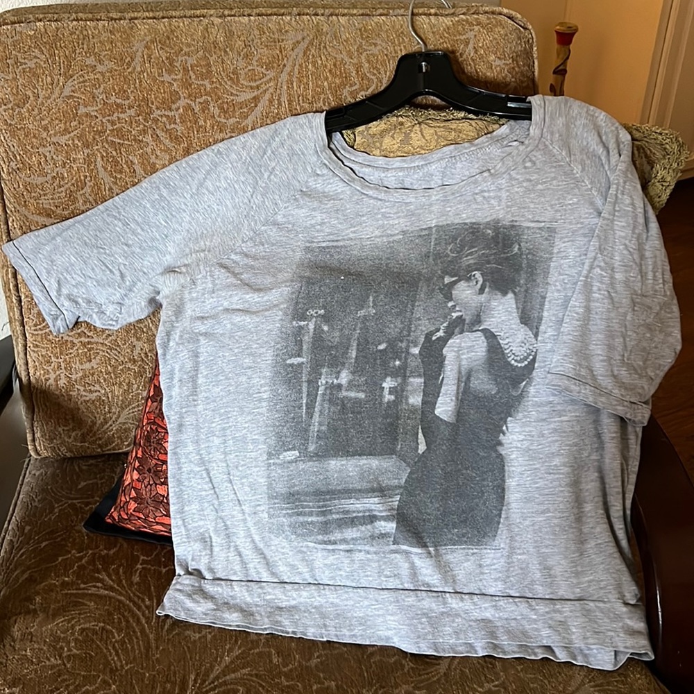 Hollywood legend Audrey Hepburn tee size large.